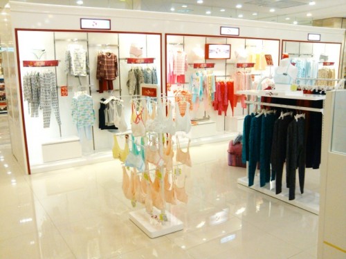 久岁伴内衣店铺展示