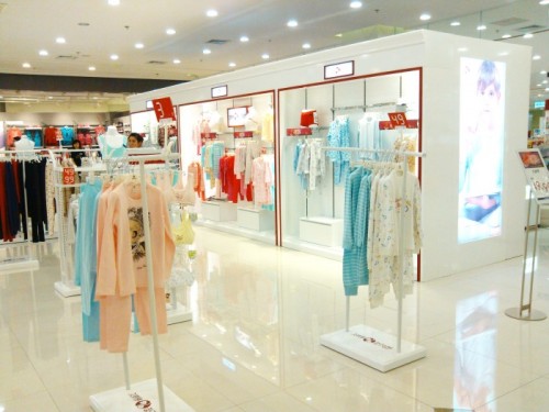 久岁伴内衣店铺展示