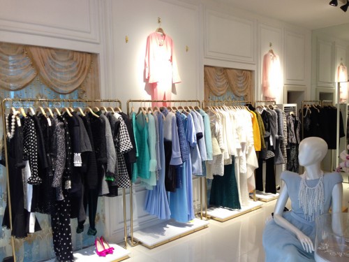 我爱漂亮女装店铺展示