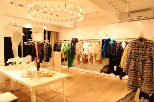 我爱漂亮女装店铺展示