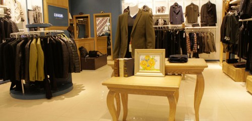 路易圣堡罗兰男装店铺展示