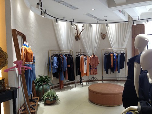 欧陆天使女装店铺形象