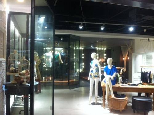 欧陆天使女装店铺形象