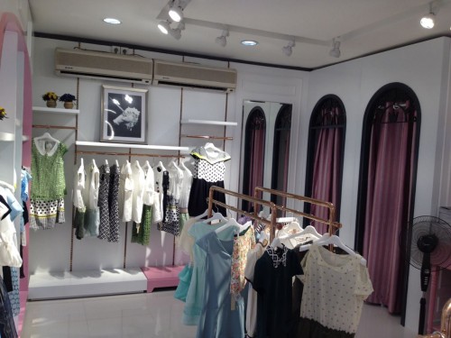 rway女装店铺形象