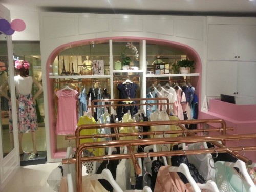 rway女装店铺形象