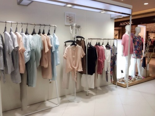 莫名女装店铺形象