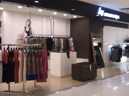 LINAYUN女装店铺形象