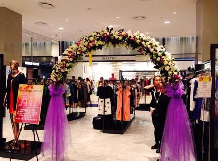 LINAYUN女装店铺形象