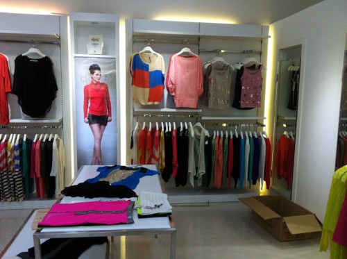 优雅时光女装店铺展示