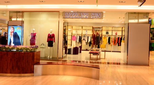 炫日女装店铺形象