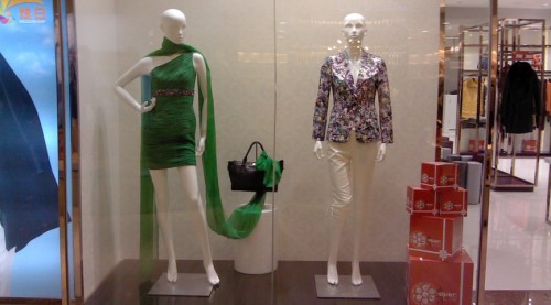 炫日女装店铺形象