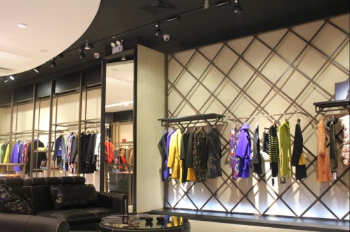 伯妮斯茵女装店铺形象