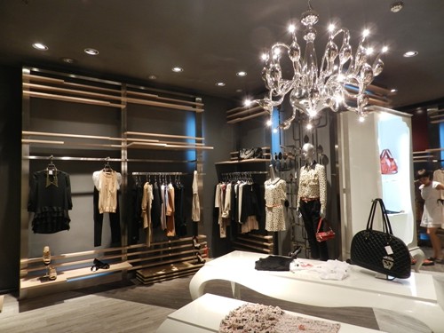 红贝缇女装店铺形象