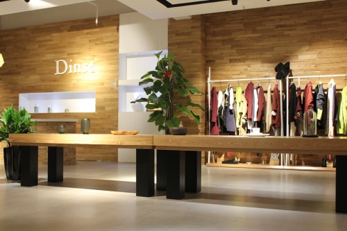 底色女装店铺形象