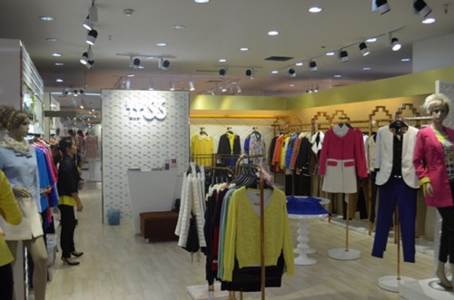 娅美悉女装店铺展示