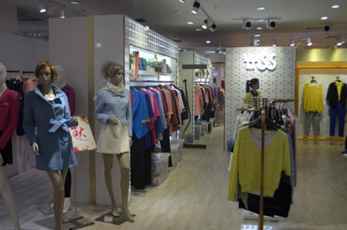 娅美悉女装店铺展示