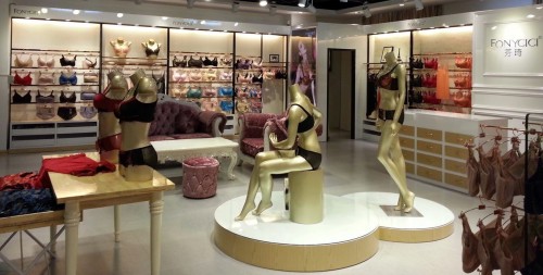 芬琦内衣店铺展示