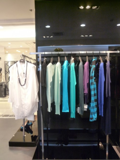 伊洲女装店铺展示