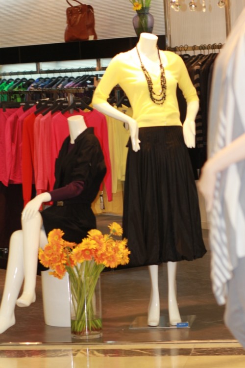 伊洲女装店铺展示