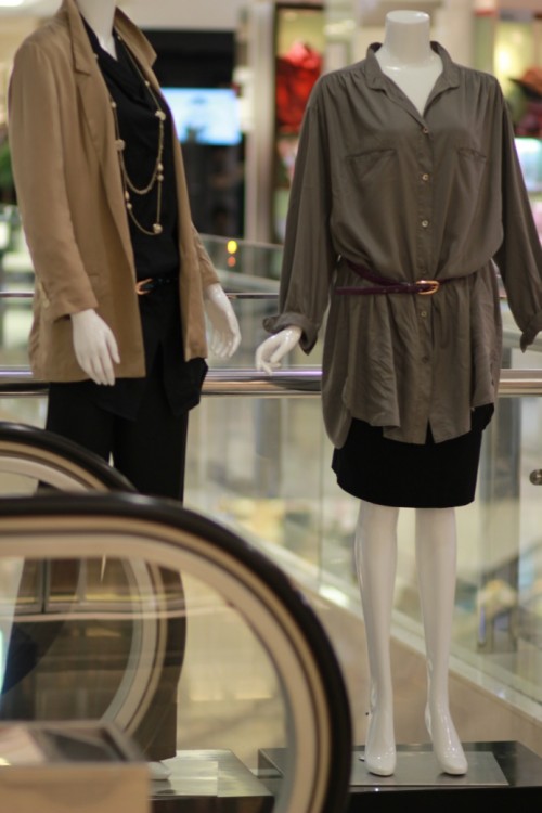 伊洲女装店铺展示