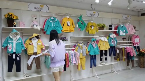 奈迪贝熊童装店铺展示
