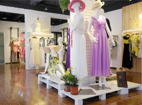 日日美女装店铺展示