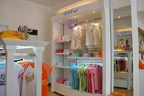 好宁儿童装店铺展示