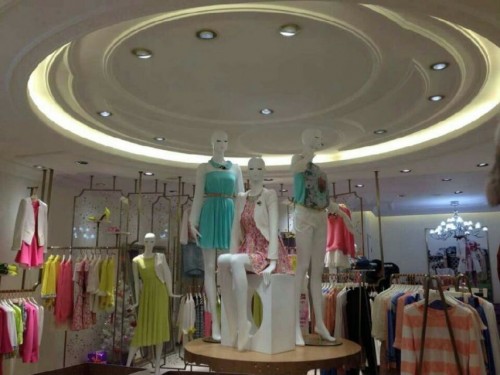 诺曼琦女装店铺展示