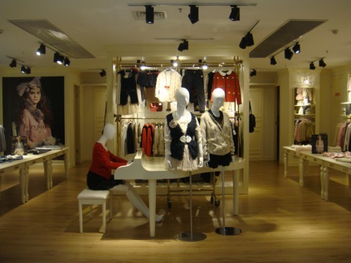 小淑女和约翰童装店铺展示