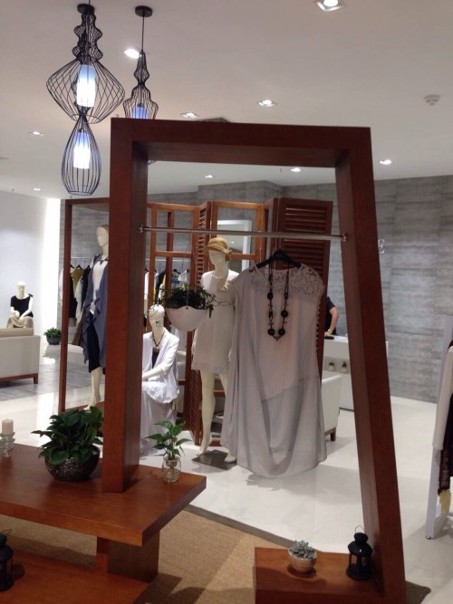 因为女装店铺形象