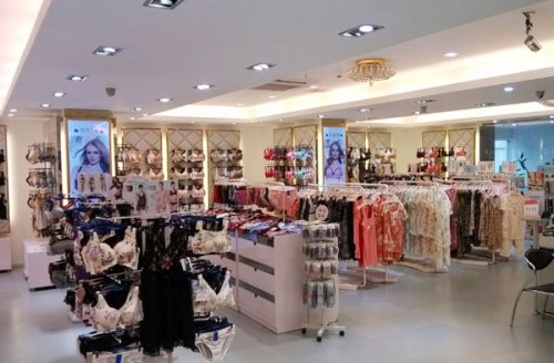 艾拉奇内衣店铺展示
