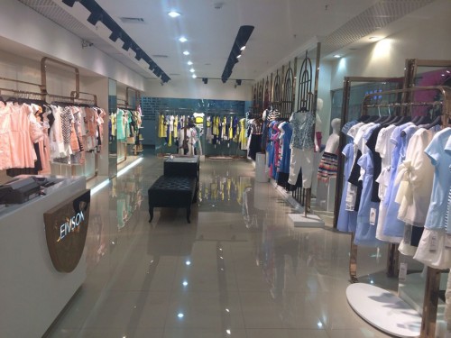 伊菲尚女装店铺形象