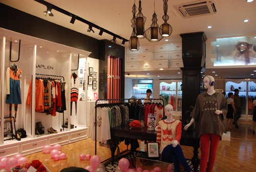 仙娉莱女装店铺展示