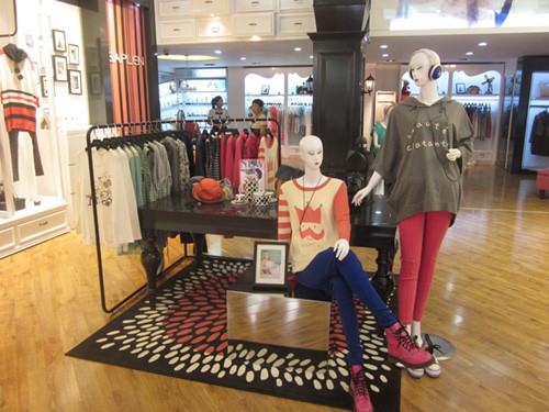 仙娉莱女装店铺展示