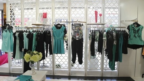 七吻女装店铺形象