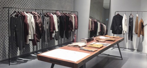 Less女装店铺形象