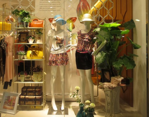 米梵女装店铺形象