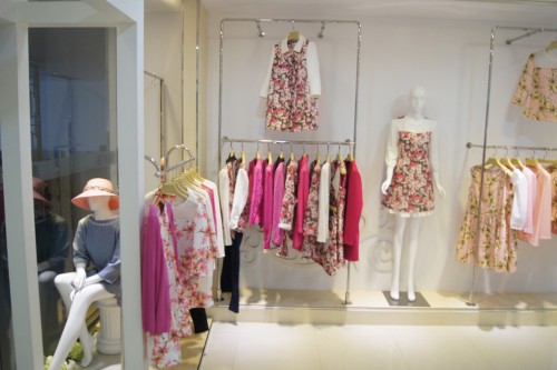 泰格女装店铺展示