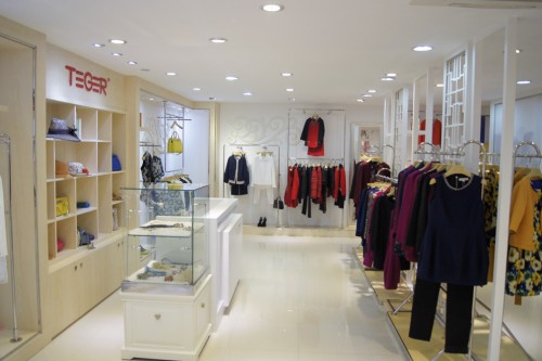 泰格女装店铺展示