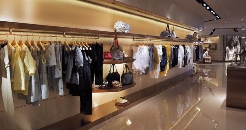 丝丽岚卡女装店铺展示