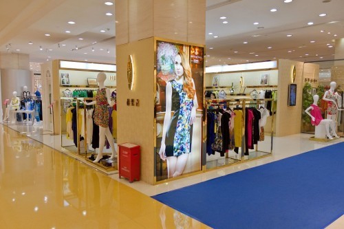 赫梵茜女装店铺展示