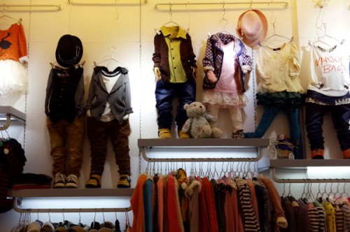 丫丫树童装店铺展示