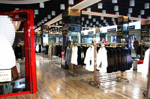 金帝威伦女装店铺展示