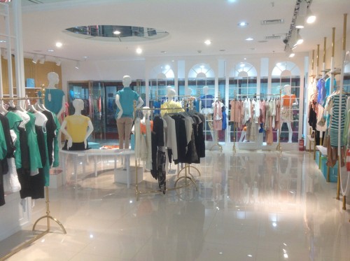 华丹尼女装店铺展示