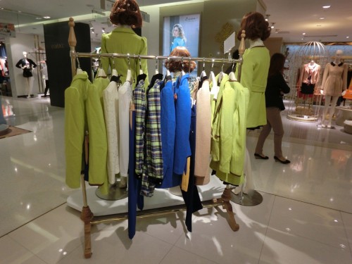 慕拉女装店铺形象