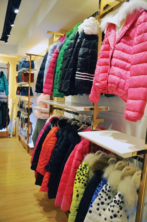 耶丽雅女装店铺展示