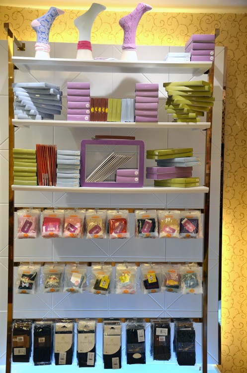 耶丽雅女装店铺形象