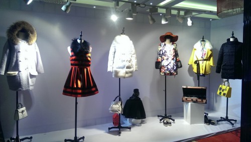 安格女装店铺形象