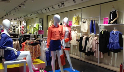 37度生活美学女装店铺展示