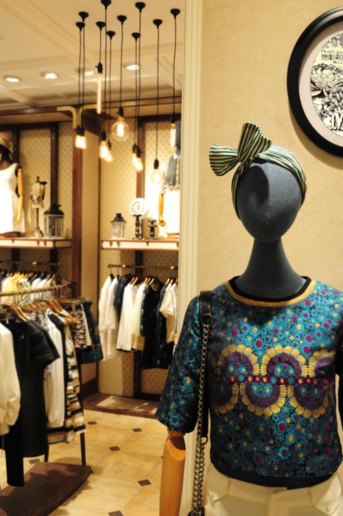 Z11女装店铺展示